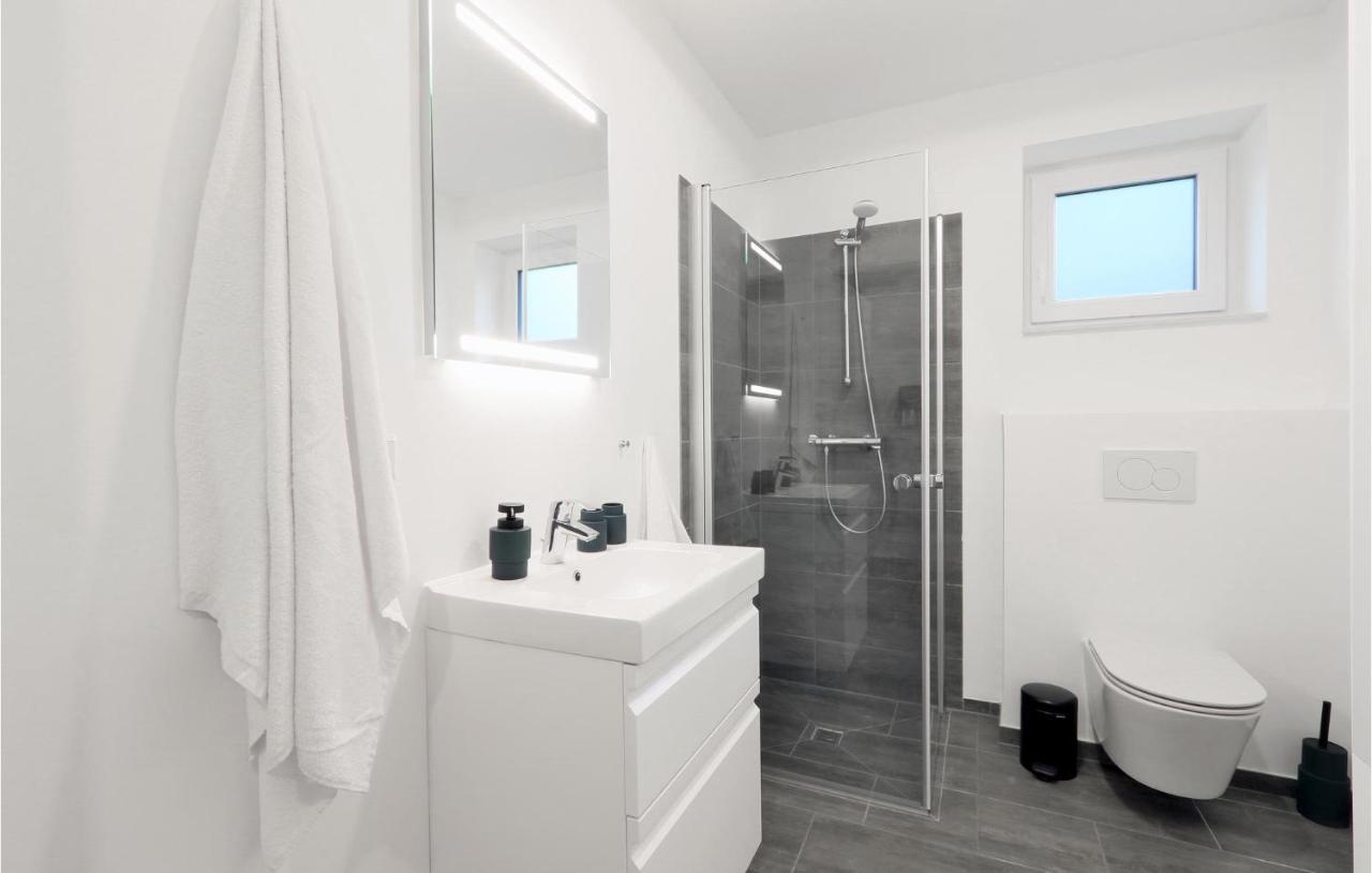 Awesome Apartment In Lembruch-Duemmer See Buitenkant foto
